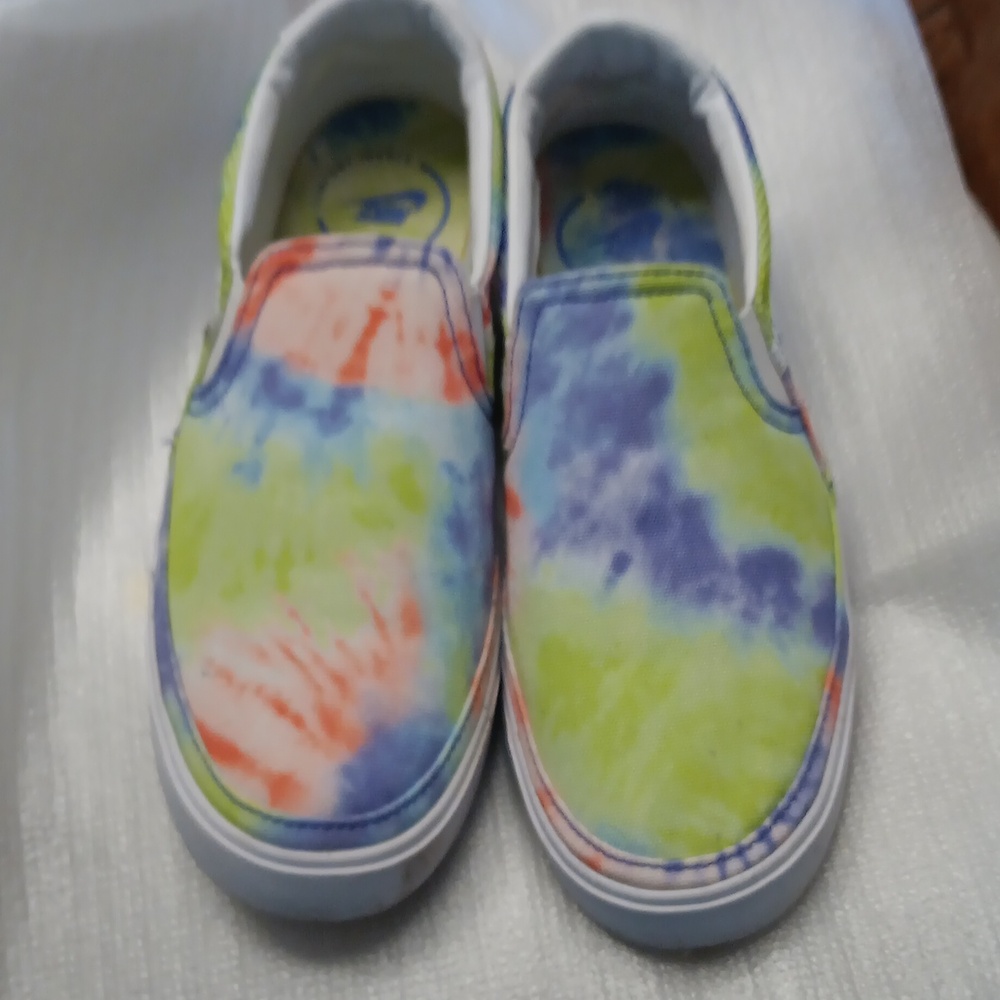 Women’s NIKE Tie-Dye Sneakers SZ 8